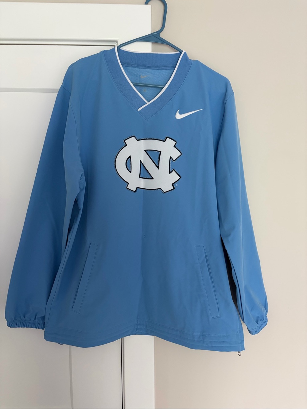 Nike UNC Carolina Blue V-Neck Pullover - Size M